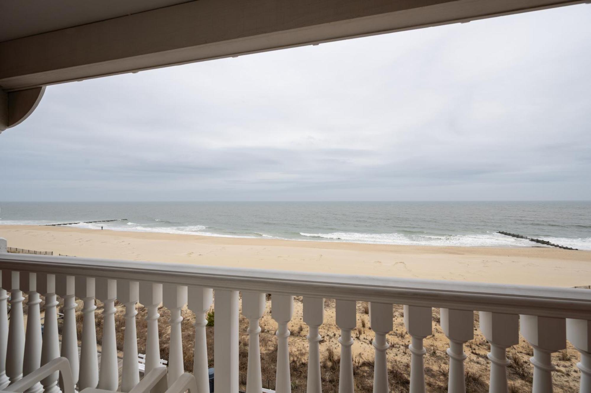 Boardwalk Plaza 4*