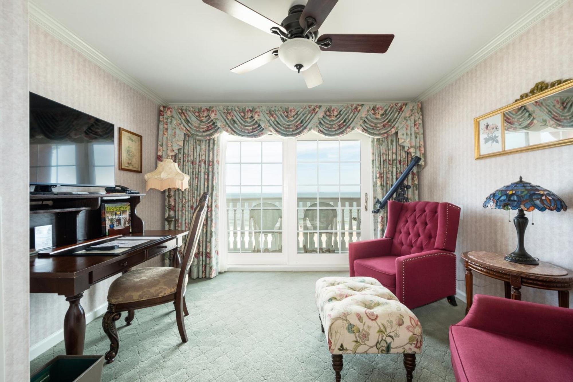 Boardwalk Plaza Hotel 4*