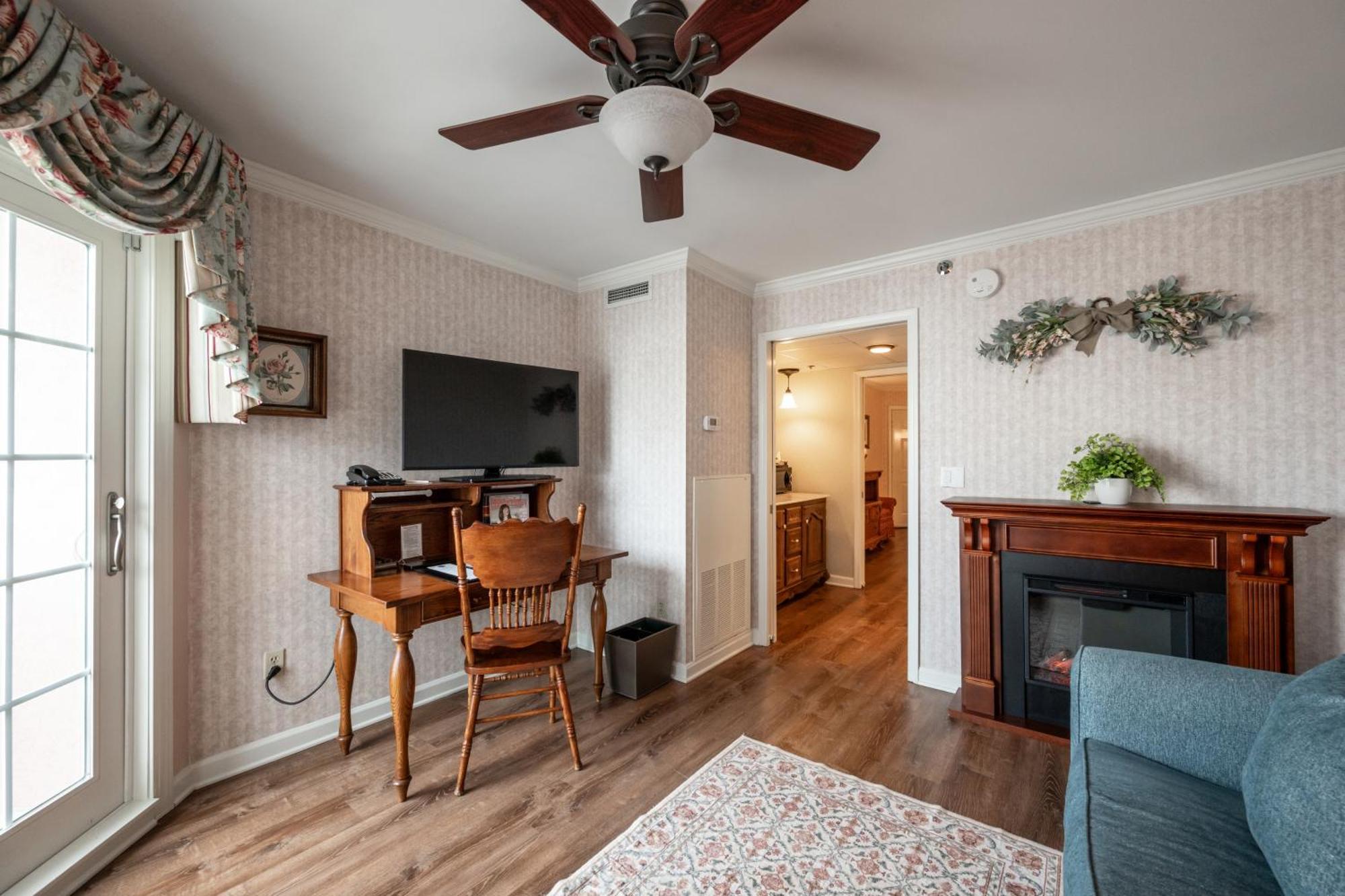 Boardwalk Plaza Hotel 4*