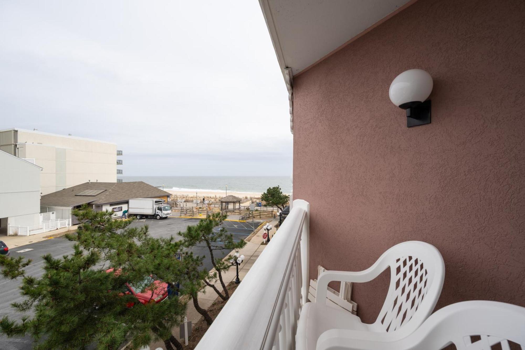 Boardwalk Plaza Hotel 4*